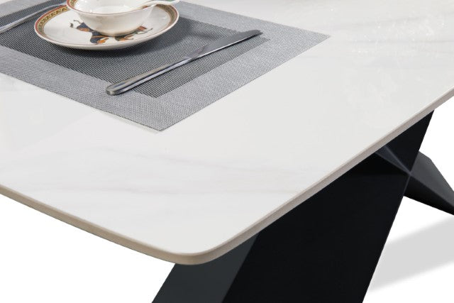 Lenvik - Dining Table