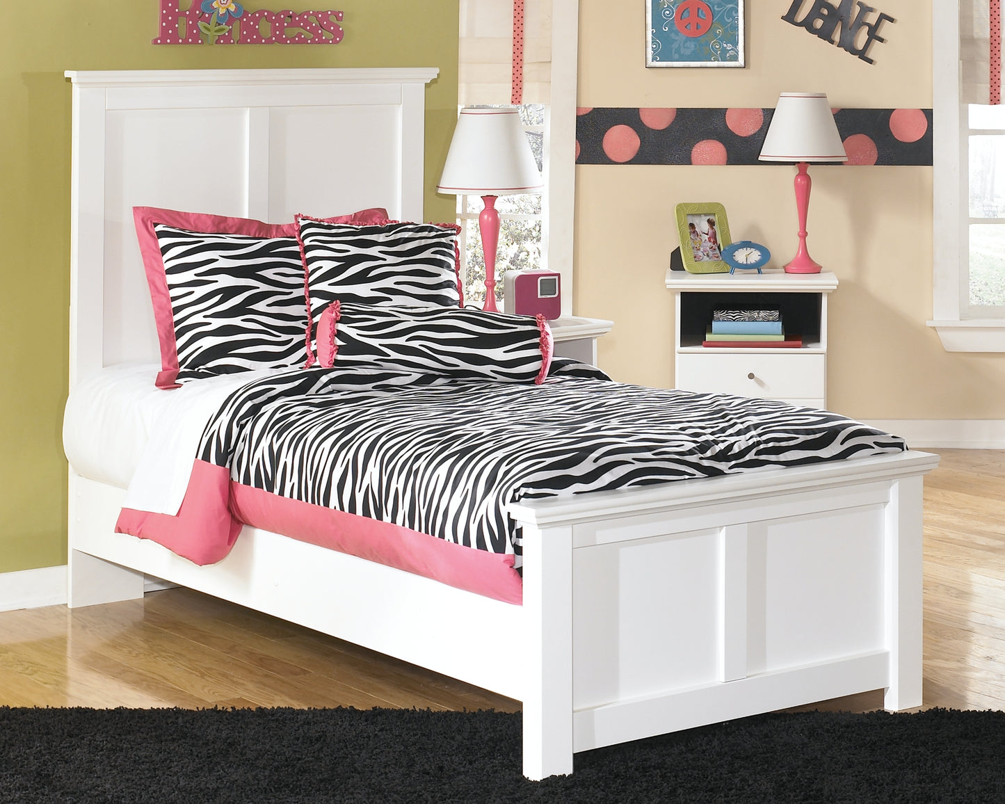 Bostwick Shoals Twin Panel Bed with Mirrored Dresser